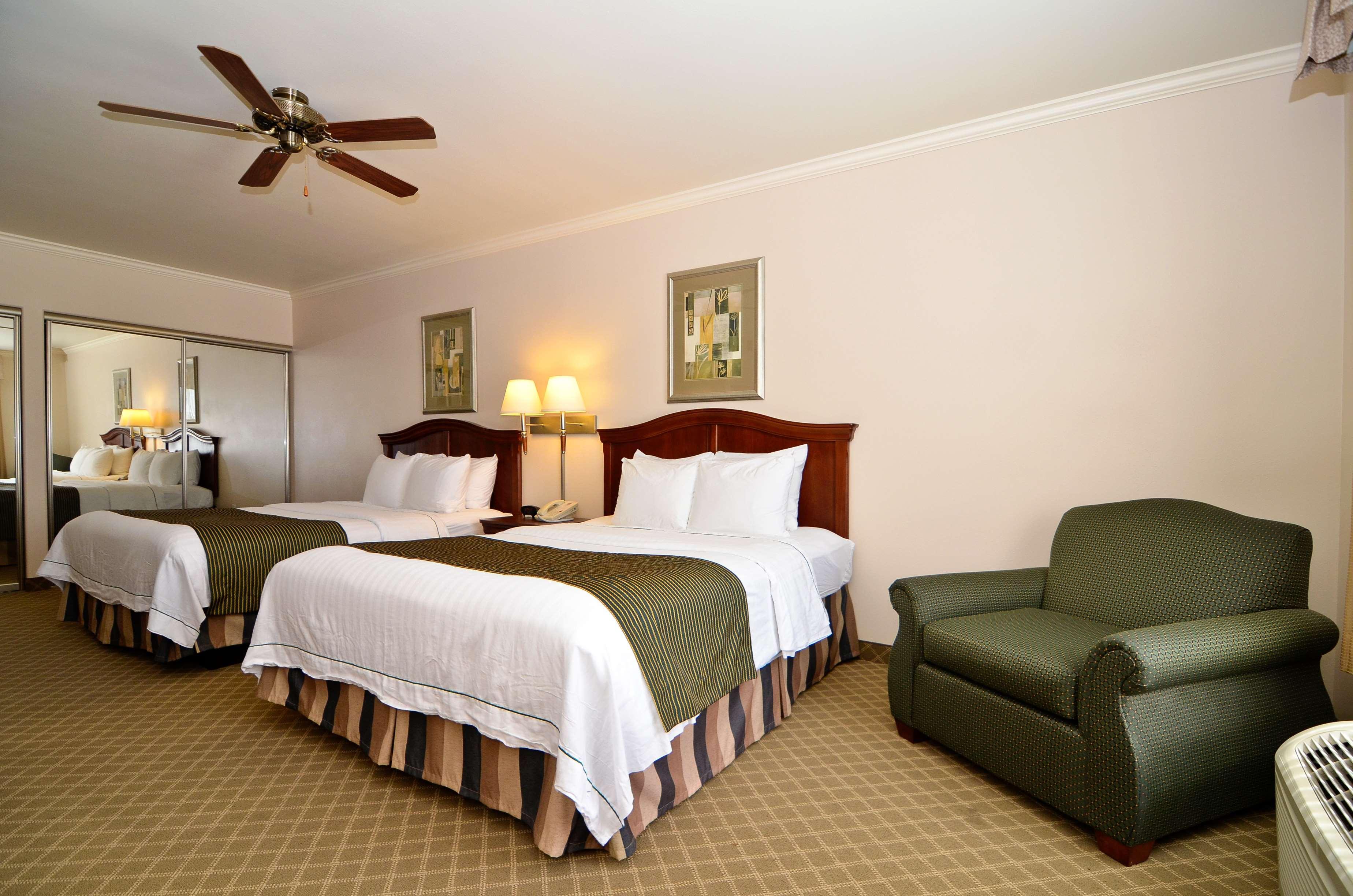 Best Western Plus Country Park Hotel Tehachapi Quarto foto